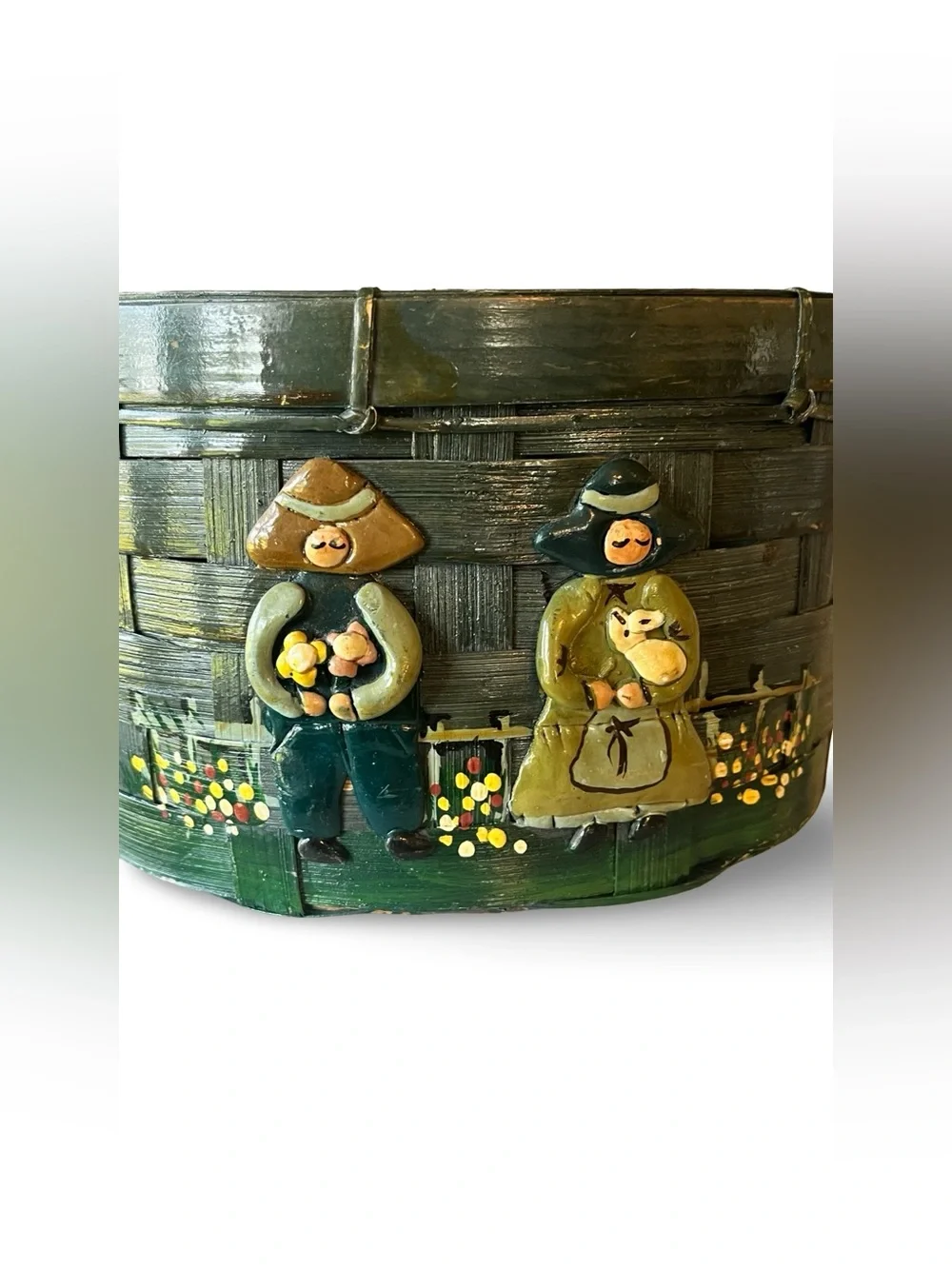 Vintage Hand painted Splint Wood Basket 3D Clay Amish Scene